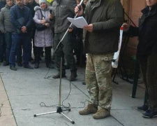 В Авдеевке митинговали против неудовлетворительной работы городских властей (ФОТОФАКТ)