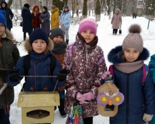 Авдеевские школьники презентовали учебный проект «Птичья столовая» (ФОТОФАКТ)