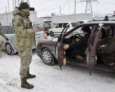 Более 300 авто стоит в очередях у донбасской линии разграничения