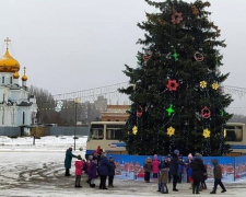 Авдеевцев приглашают стать участниками онлайн конкурса &quot;Фото с чудо-елкой на ДК ТиС&quot;