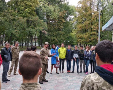 Защитники Авдеевки получили медикаменты, авдеевские школьники - тренировку, а жители прифронтовых поселков - хлеб