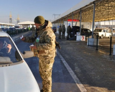 Сутки на донбасских КПВВ: пересекать стали чаще, на неподконтрольные территории пропустили грузовик