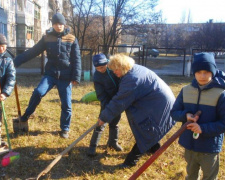 Чистый четверг в Авдеевке: необычные дети поработали на славу (ФОТО)