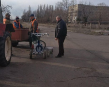 В Авдеевке преображают муниципальные дороги (ФОТО)