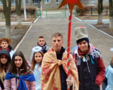 В Авдіївці учні 7 школи влаштували святковий вертеп (ФОТО)