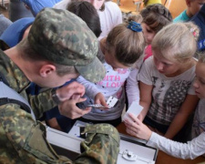 В школах Донетчины начались «факультативы с полицейским» (ФОТО)