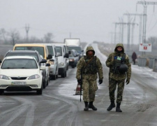 На КПВВ на Донбассе снова вырос поток транспорта и пешеходов