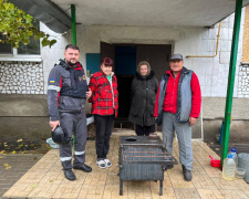 Мешканці прифронтової Авдіївки отримали від Метінвесту 30 печей для обігріву сховищ