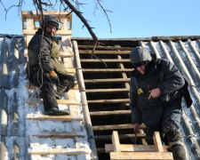 В Авдеевке спасатели восстановили уже более 250 поврежденных обстрелами жилых домов (ФОТО)