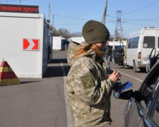 У КПВВ «Майорское» с утра собралось почти 100 авто