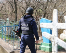 Взрывоопасные кладбища Донбасса: новости от спасателей (ФОТО + ВИДЕО)