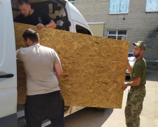 Волонтери з Києва привезли медикаменти для авдіївської лікарні та будматеріали