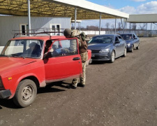 У двух донбасских КПВВ утром собралось 150 авто