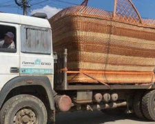 Гігантський Великодній кошик, який сплели на Закарпатті, претендує на рекорд