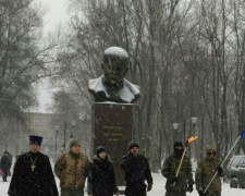 Метель не помешала авдеевцам отметить День Соборности: ФОТОРЕПОРТАЖ