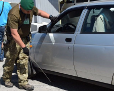 Через донбасские КПВВ не пропустили одежду, обувь, косметику, алкоголь и музыкальные инструменты