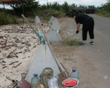 В районе Авдеевской промзоны наводят порядок на мемориале (ФОТО)