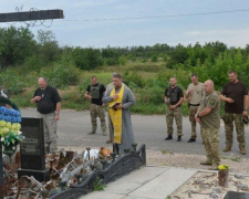 Полковник, полк и священнослужители навестили мемориал в авдеевской промзоне (ФОТО)