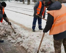 Снегоборьба в Авдеевке (ФОТОФАКТ)