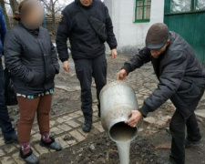 В Авдеевке «накрыли» самогонщиков (ФОТО)