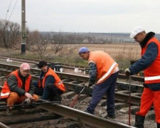 «Донецкая железная дорога» не может восстановиться из-за захватчиков