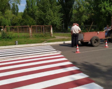 В Авдеевке приступили к обновлению пешеходных переходов (ФОТОФАКТ)