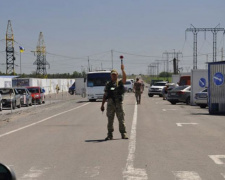 На КПВВ и блокпостах на Донбассе не пропустили 34 человека и задержали 6 пособников боевиков