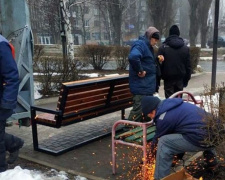 В Авдіївці комунальники продовжують оновлювати міста відпочинку городян (ФОТОФАКТ)