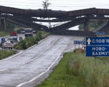 На трассе Славянск-Донецк-Мариуполь перекрывают движение