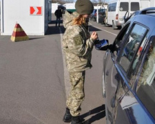 В КПВВ Донецкой области растут очереди из авто