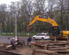 В Авдеевке меняют главную артерию теплоснабжения города (ФОТОФАКТ)