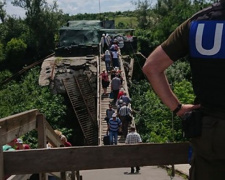 Украинские власти должны сделать три важных шага для Донбасса и переселенцев