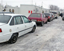 У двух донбасских КПВВ с утра собралось две сотни авто