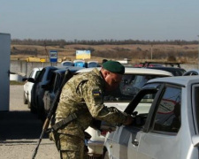 Утром у донбасских КПВВ собралось 180 авто