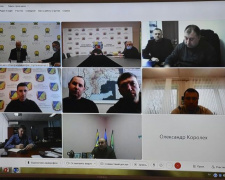 Рятувальники ДСНС продовжать відновлювати покрівлі житлових будинків в Авдіївці