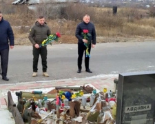 В Авдеевке в День Достоинства и Свободы вспомнили героев Небесной сотни