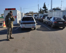 Пересекать донбасские КПВВ стали реже