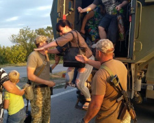 Взрывной и огненный кошмар у донбасского КПВВ: подробности и фото