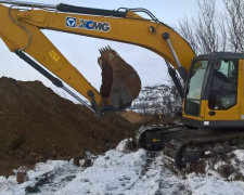 Спасатели роют траншею для магистрального газопровода &quot;Очеретино-Авдеевка&quot; (ФОТО)