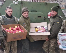 Авдеевские «симики» развозили подарки и учили безопасности (ФОТО)