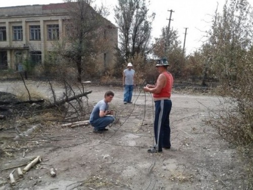 Прифронтовые Пески подключили к электроэнергии (ФОТОФАКТ)