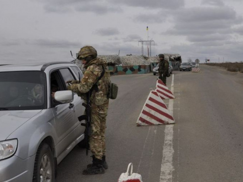 В КПВВ Донетчины проезда ожидают более сотни транспортных средств