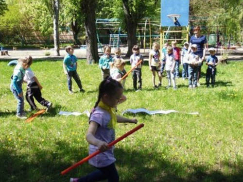 Малыши Авдеевки состязались на природе (ФОТО)