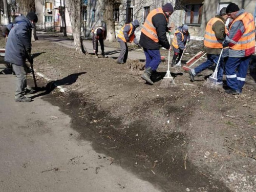 В Авдіївці стартувало велике прибирання міста