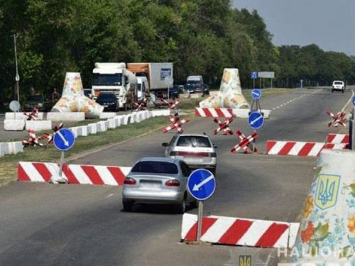 На блокпостах в Донецкой области задержаны 18 человек, скрывающихся от  полиции