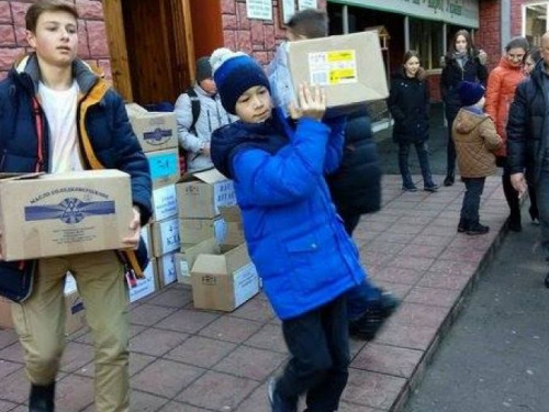 Винницкие школьники собрали подарки воинам АТО и детям из Авдеевки