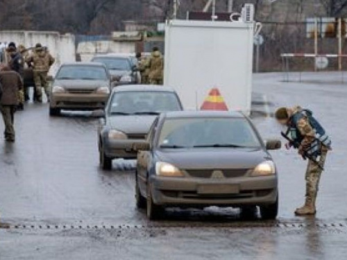 Сводка нарушений на КПВВ у линии разграничения: взятки и незаконный провоз товара