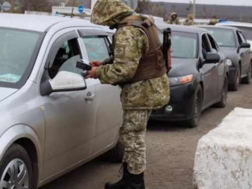 Датчики, подделка, взятка: на КПВВ у линии разграничения зафиксированы многочисленные нарушения