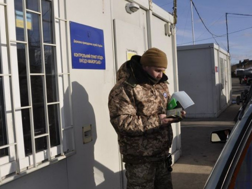 На КПВВ Донбасса отмечается снижение пассажиро-транспортного потока