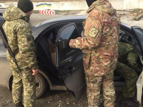 На КПВВ задержали опасное устройство (ФОТО + ВИДЕО)